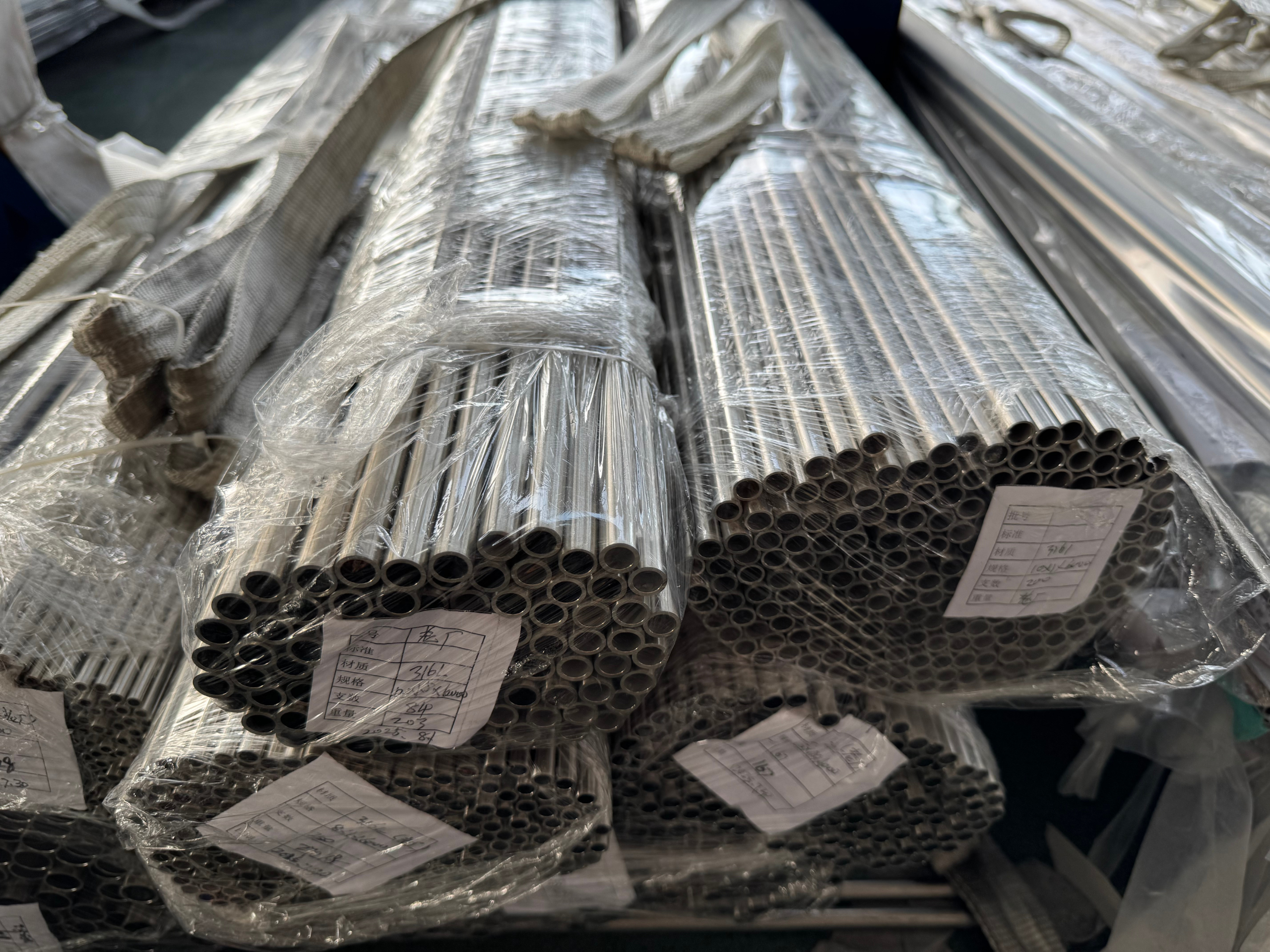 Tubos de aço inox industrial: especificações técnicas, manutenção e durabilidade